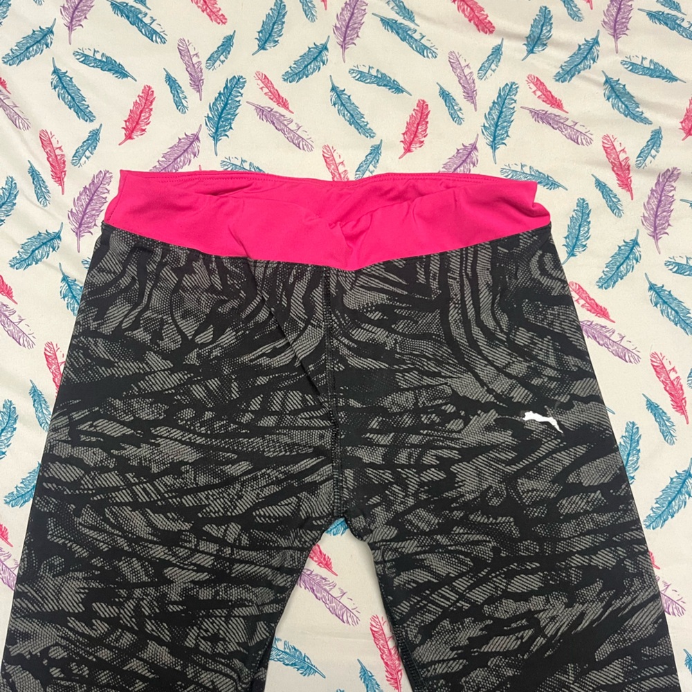 Black and Gray Patterned Leggings with Pink Trim - Picture 3 of 4